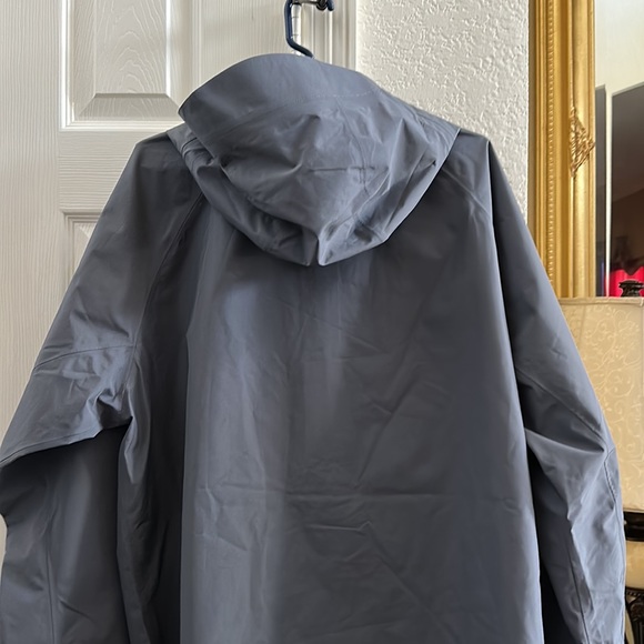 COPY - New with Tags Marmot rain jacket - Picture 8 of 10